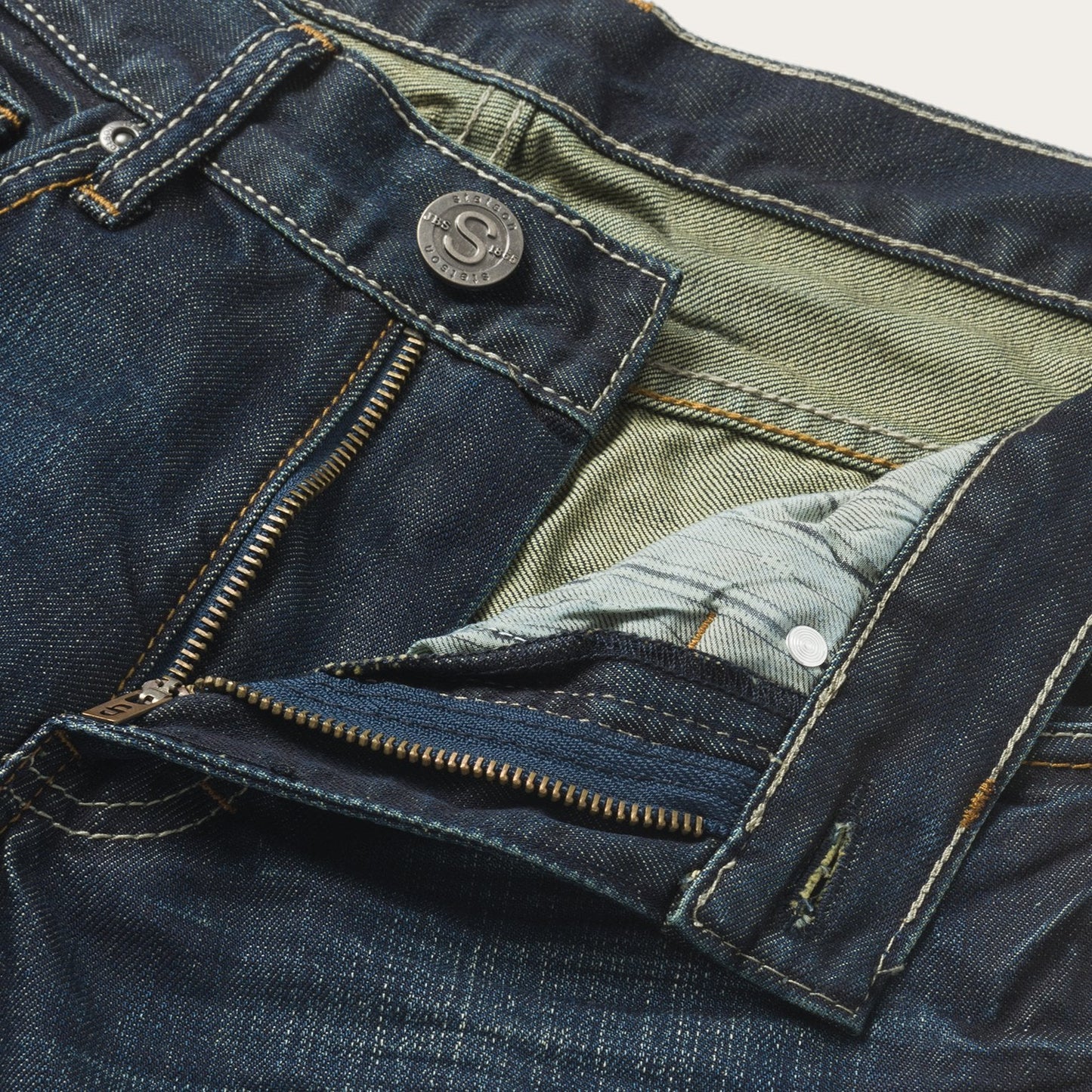 1312 Fit Jeans With a Pieced Back Pocket Blue