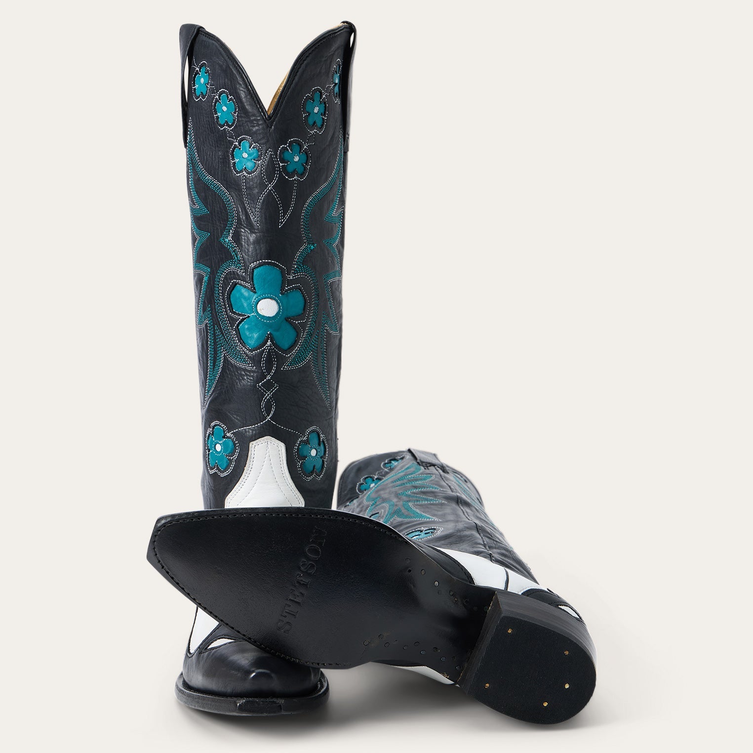 Ariana Boots Black